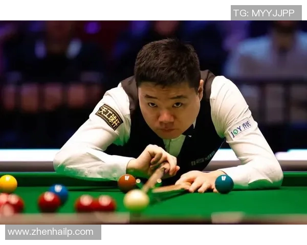 中国选手首次闯入斯诺克世锦赛四强 英媒震惊称其为历史性突破